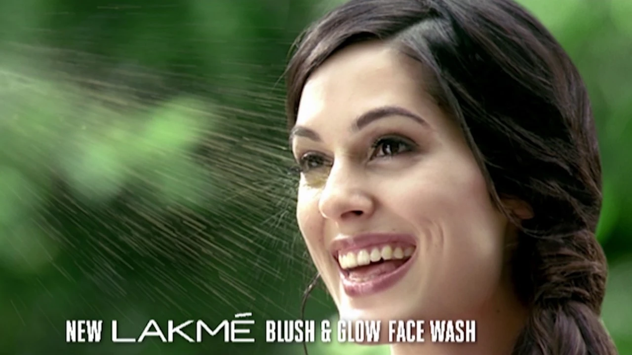 Lakmé Blush & Glow Facewash Gel 20sec